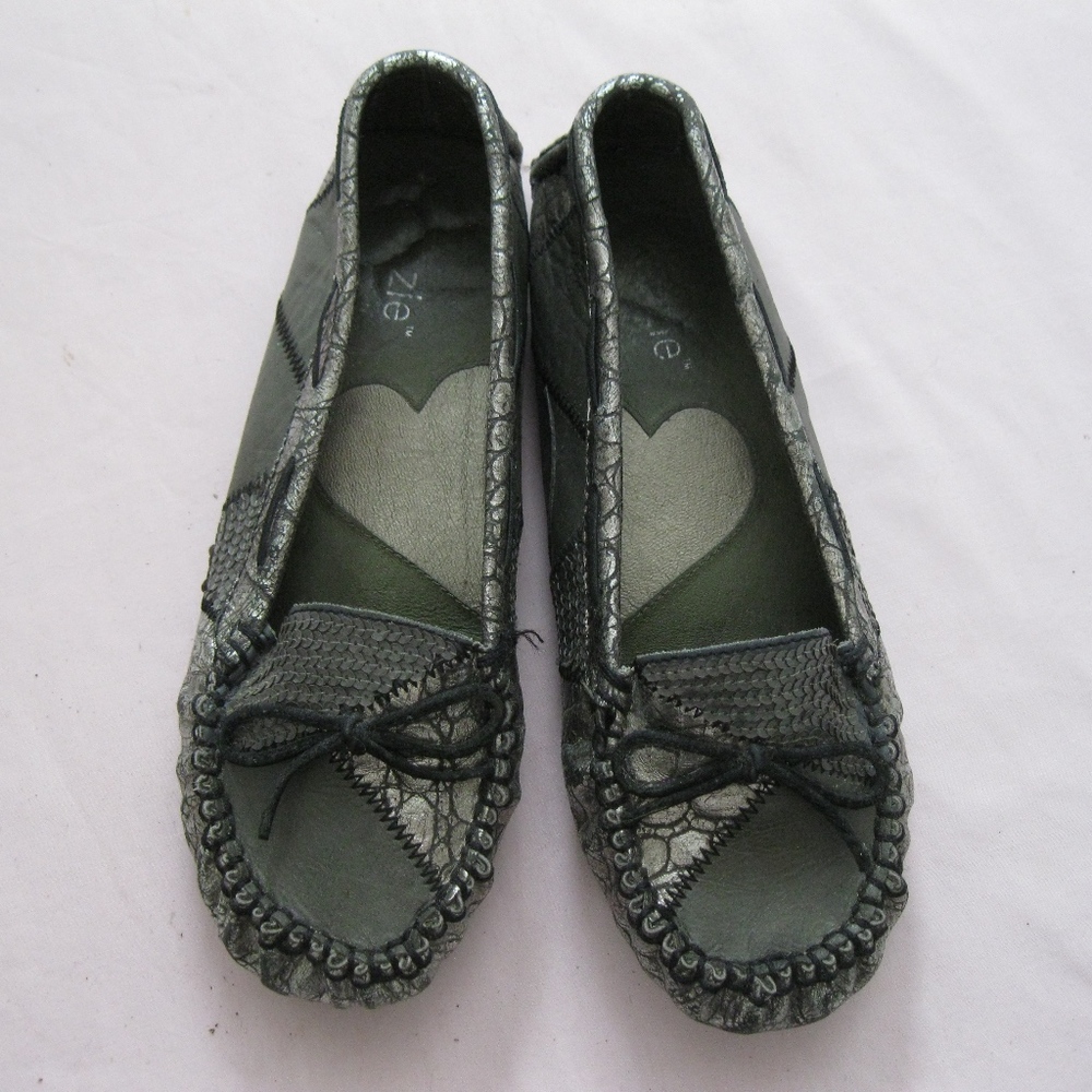 Kenzie slip-on loafer, silver/gray, Sz 6